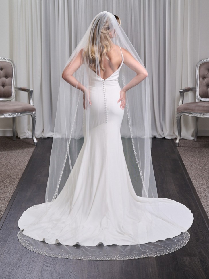 Manhattan Ivory Single Tier Long Pearl and Crystal Embellished Veil