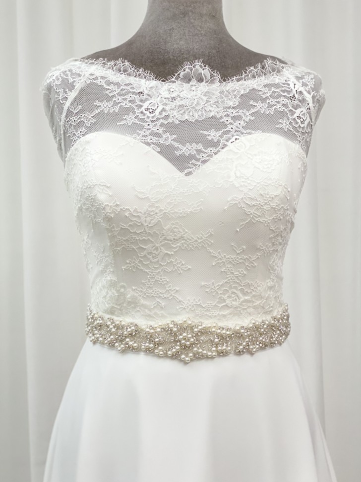 Perfect Bridal Lola Perlen- und kristallverzierter Kleidergürtel