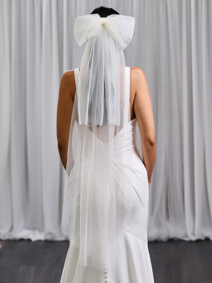 Velo Mayfair avorio con fiocco in tulle plissettato