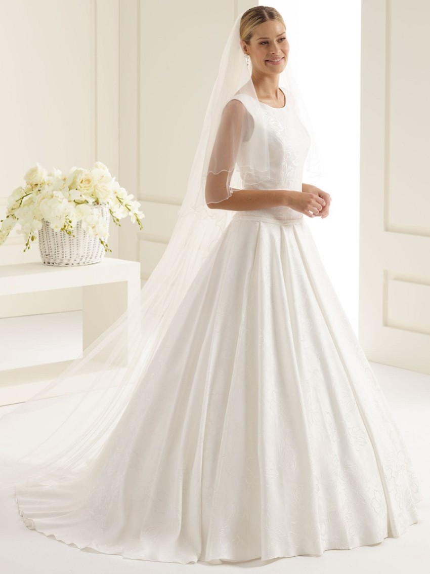 Photograph: Bianco Ivory Plain Two Tier Chapel Veil with Corded Edge S212