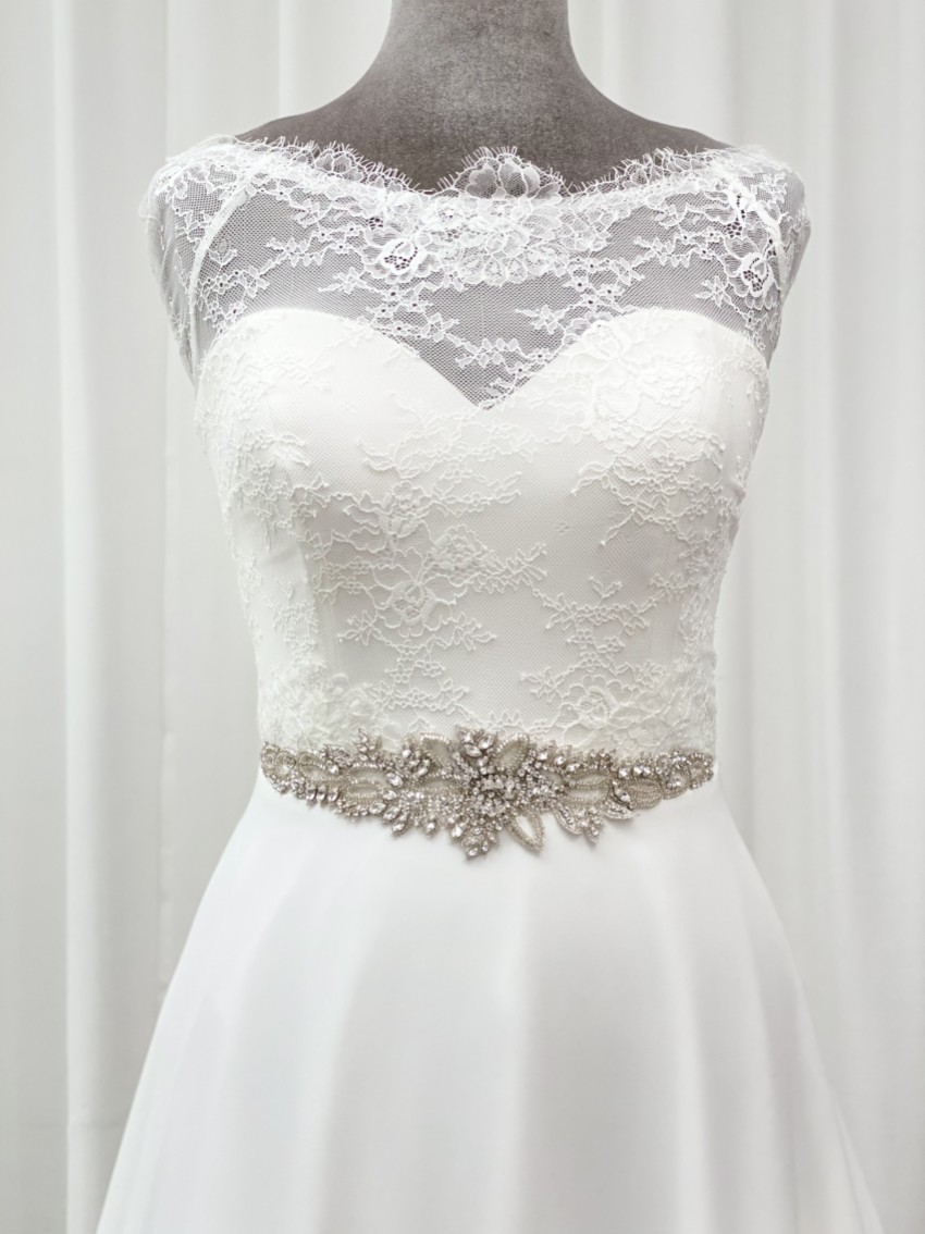 Photograph: Hamilton Vintage Ceinture de mariée ornée de perles et de cristaux