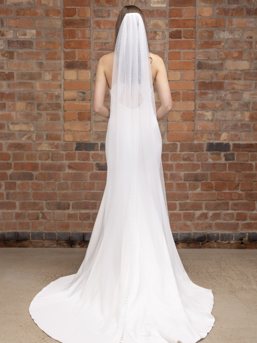 Photograph: Perfect Bridal Ivory Single Tier Polka Dot Floor Length Veil