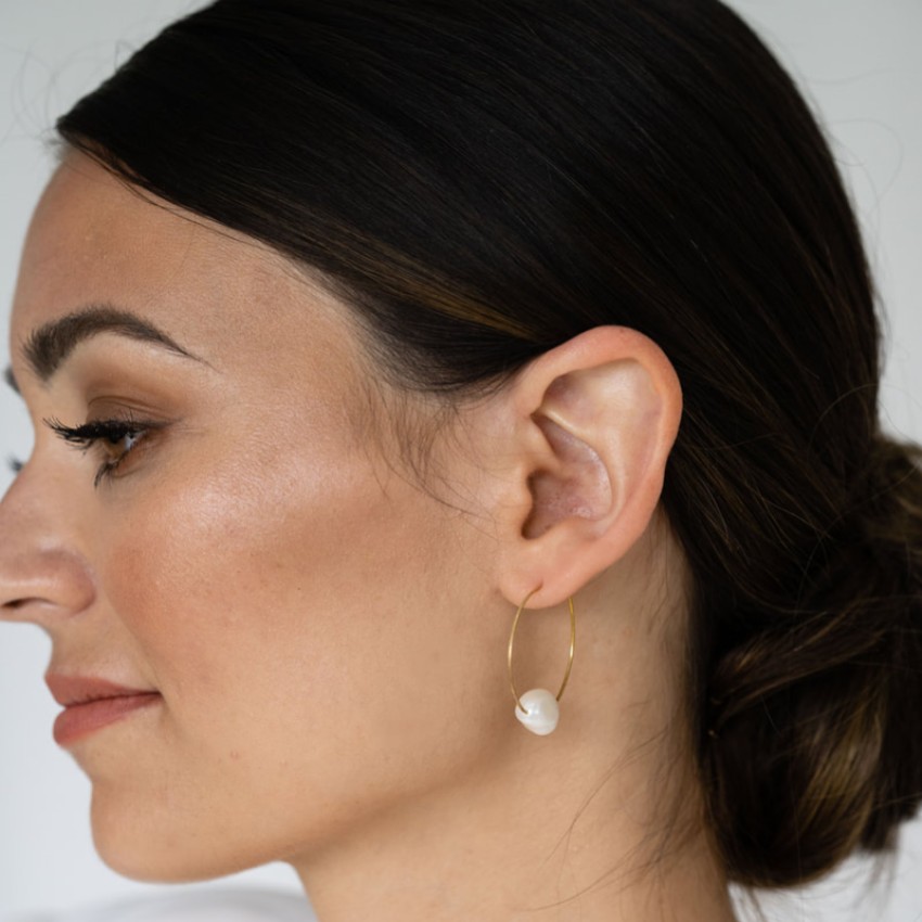 Photograph: Arianna Boucles d'oreilles simples en perles ARE696