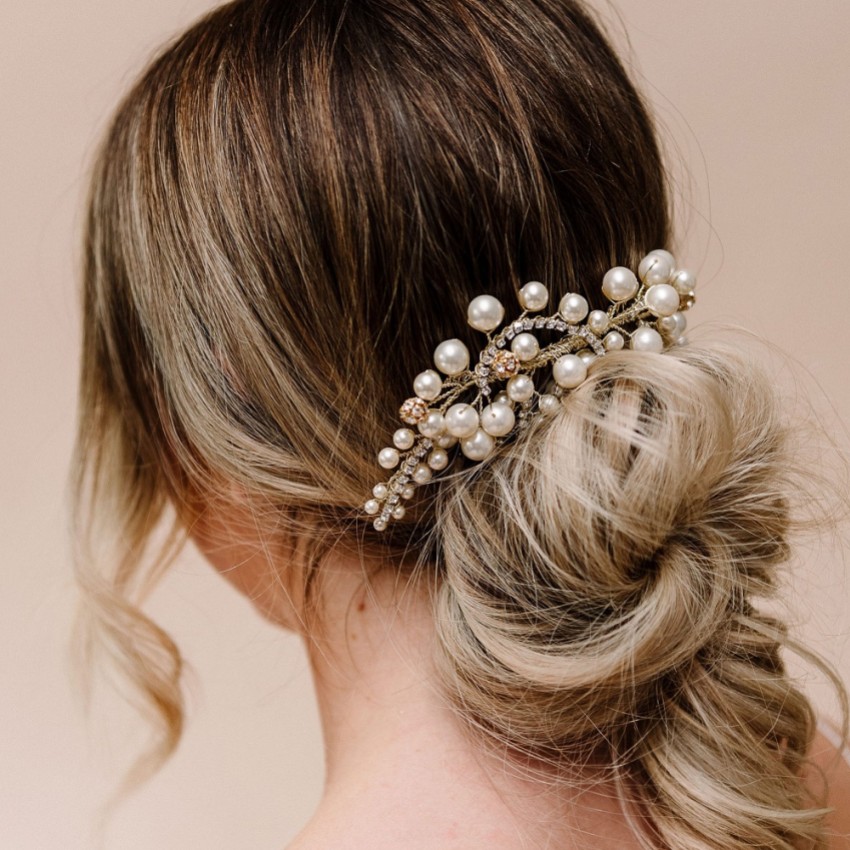 Photograph: Arianna Rhythm Chunky Pearl Wedding Hair Comb AR622