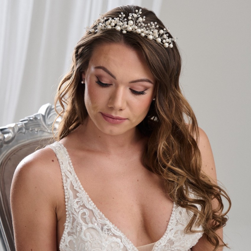 Fotografia: Arianna Tiara da sposa in perle e cristalli AR651