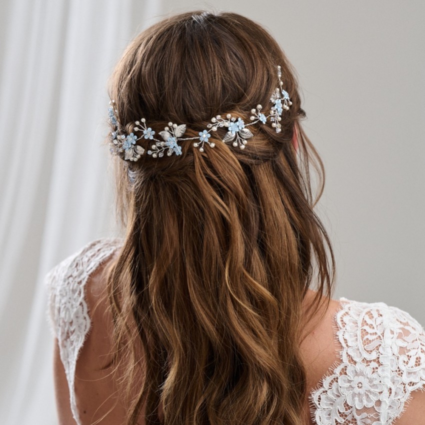 Fotografia: Arianna Vite per capelli floreale Forget Me Not AR599