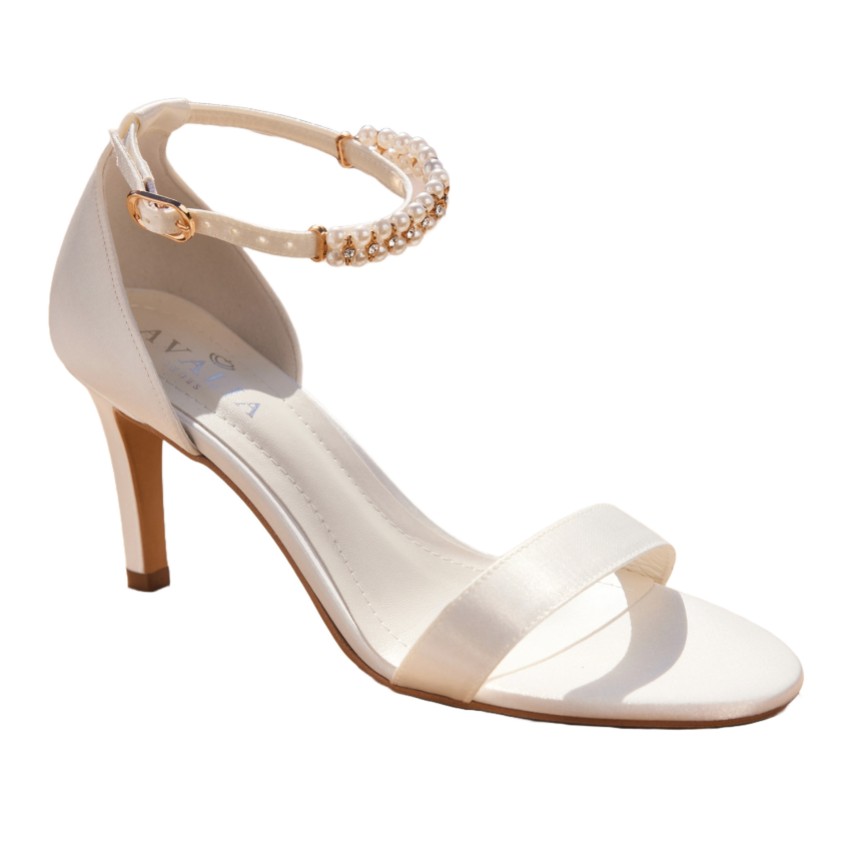 Fotografia: Avalia Elva Ivory Satin Barely There Pearl Ankle Strap Sandals