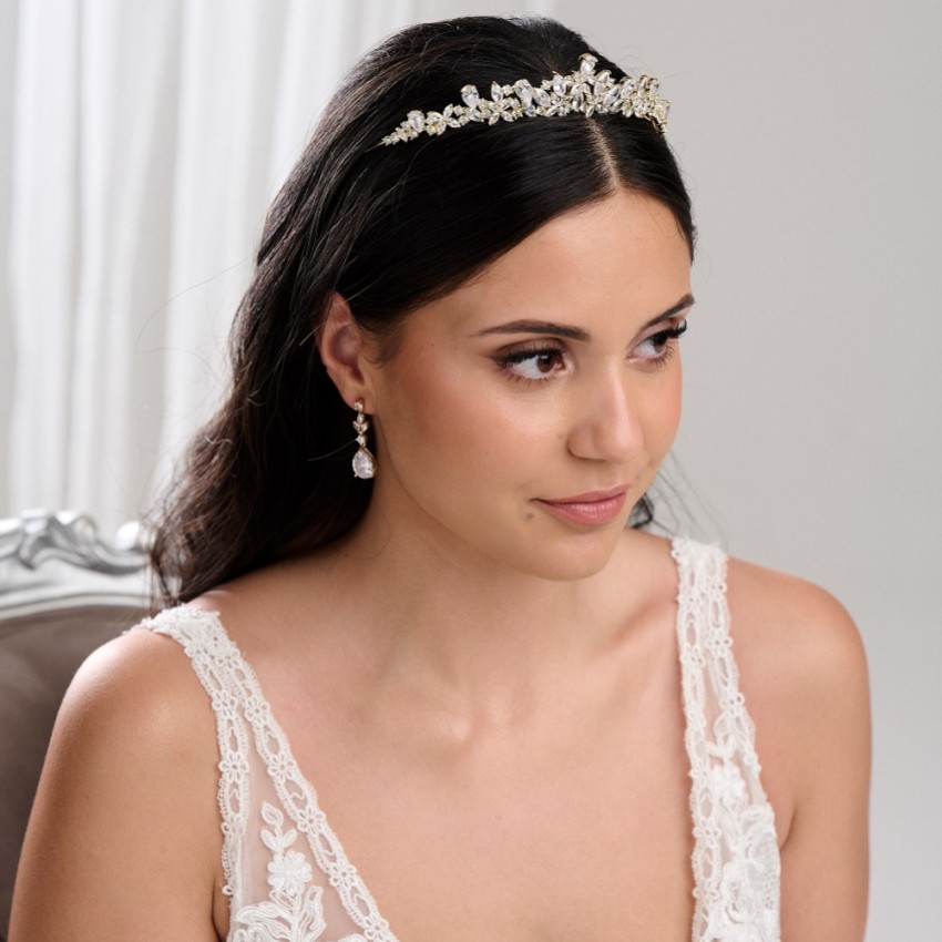 Photograph: Bridgerton Gold Dainty CZ Crystal Wedding Tiara (diadème de mariage)