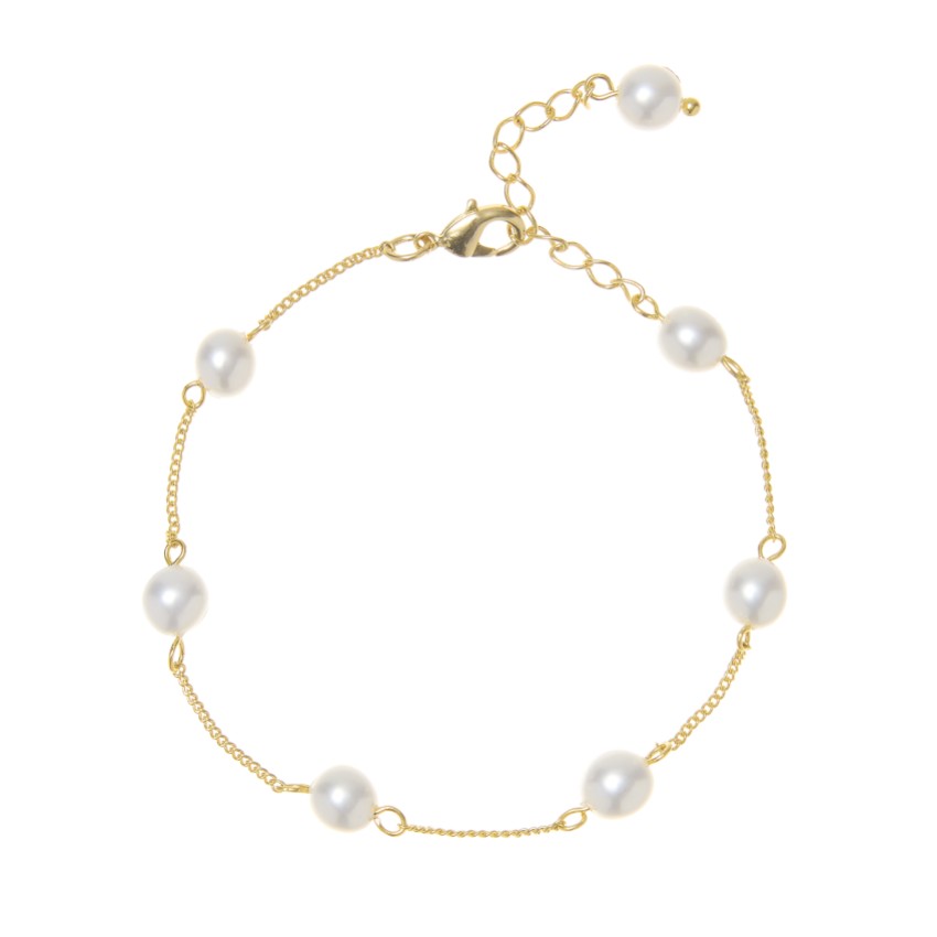 Photograph: Evie Gold Dainty Pearl Chain Bracelet