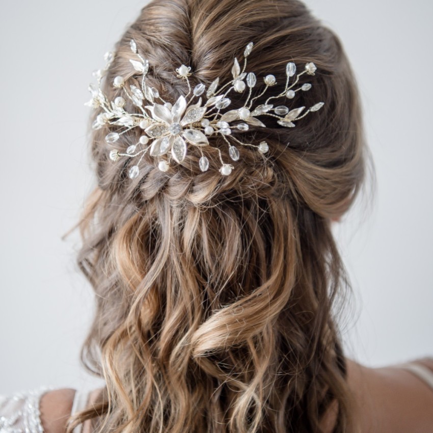 Photograph: Flora Wild Golden Spray Wedding Hair Comb