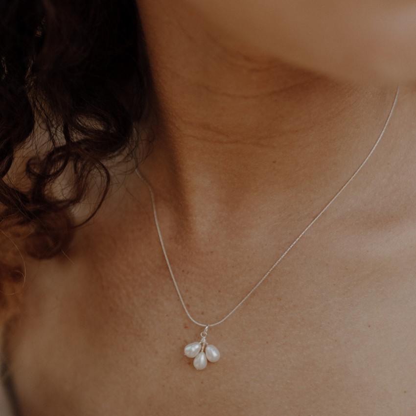 Photograph: Hermione Harbutt Pendentif Kensington en perles d'eau douce