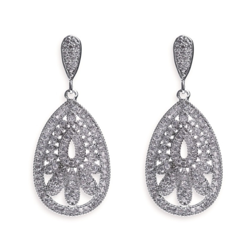 Photograph: Ivory and Co Boucles d'oreilles mariage Cosmopolitan d'inspiration vintage avec gouttes de cristal