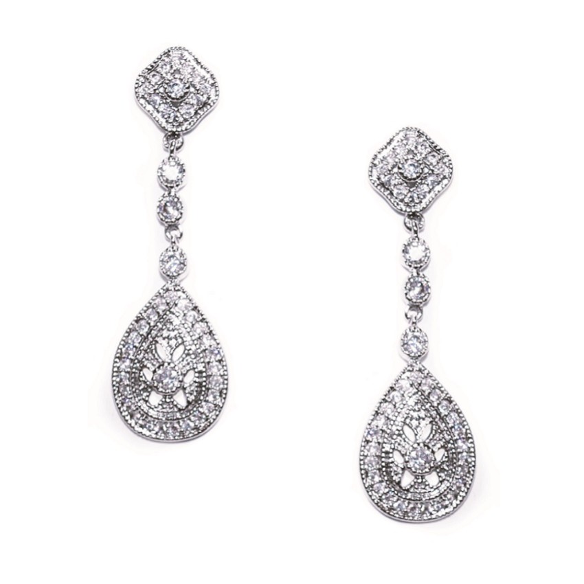 Photograph: Ivory and Co Boucles d'oreilles mariage en cristal Moonstruck