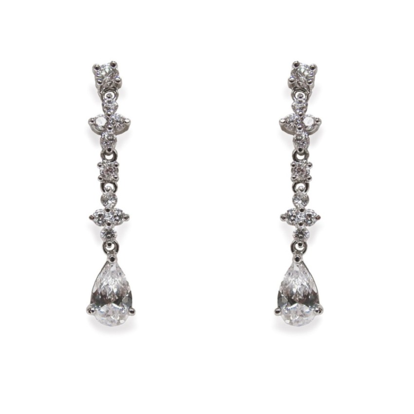 Photograph: Ivory and Co Boucles d'oreilles mariage Kensington à zircon cubique