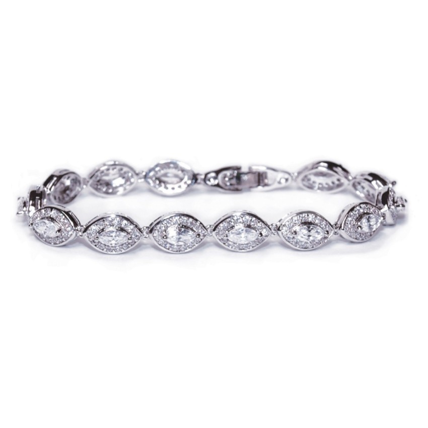 Photograph: Ivory and Co Bracelet de mariage en zircon cubique Promise