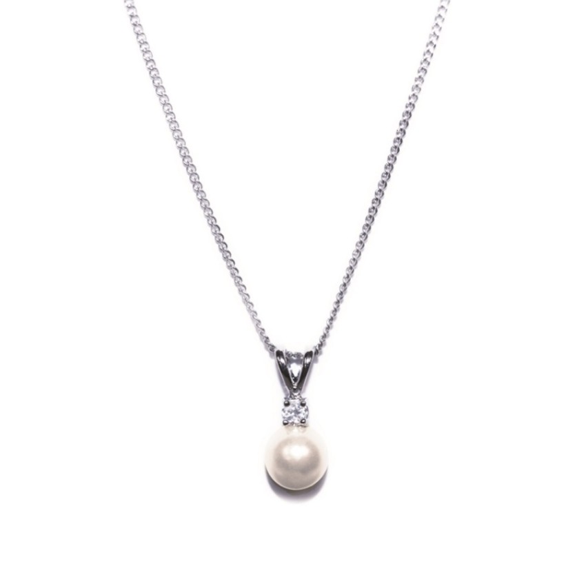 Photograph: Ivory and Co Classic Pearl Pendant Necklace
