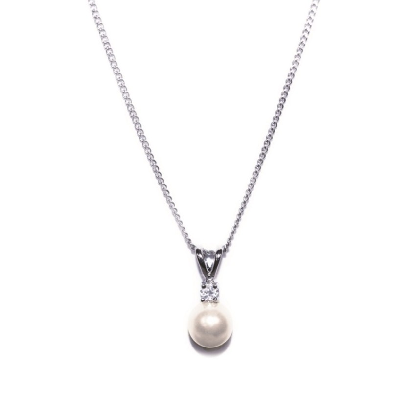 Photograph: Ivory and Co Collier à pendentifs en perles classiques