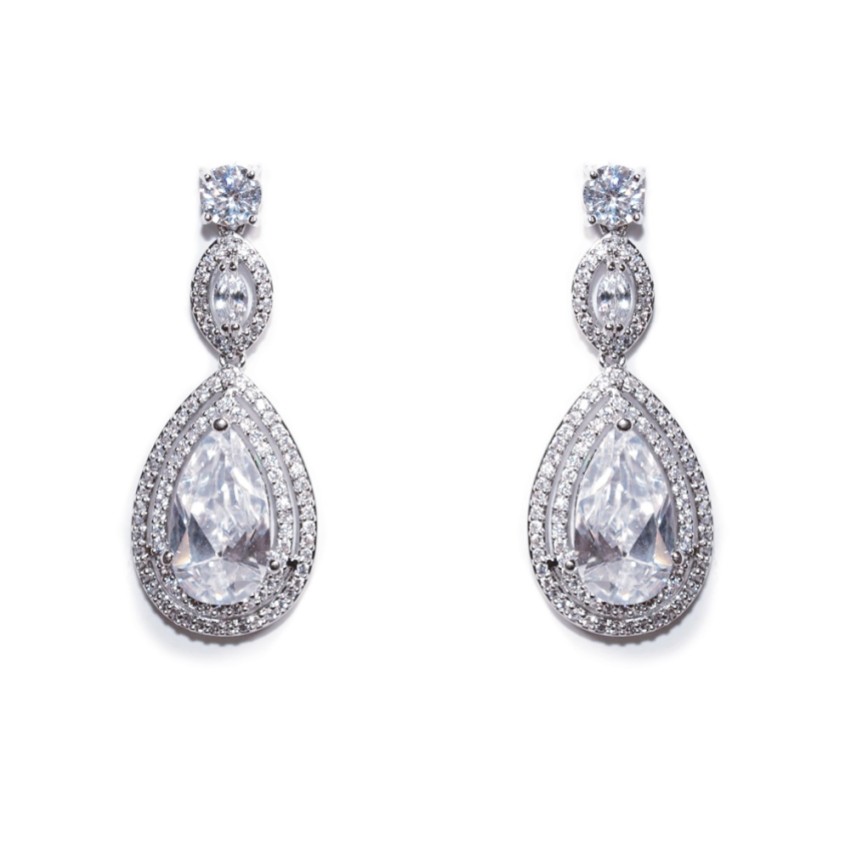 Photograph: Ivory and Co Cotton Club Crystal Drop Wedding Earrings