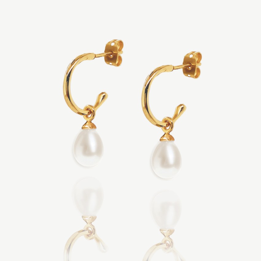 Photograph: Ivory and Co Harrow Gold Pearl Hoop Earrings