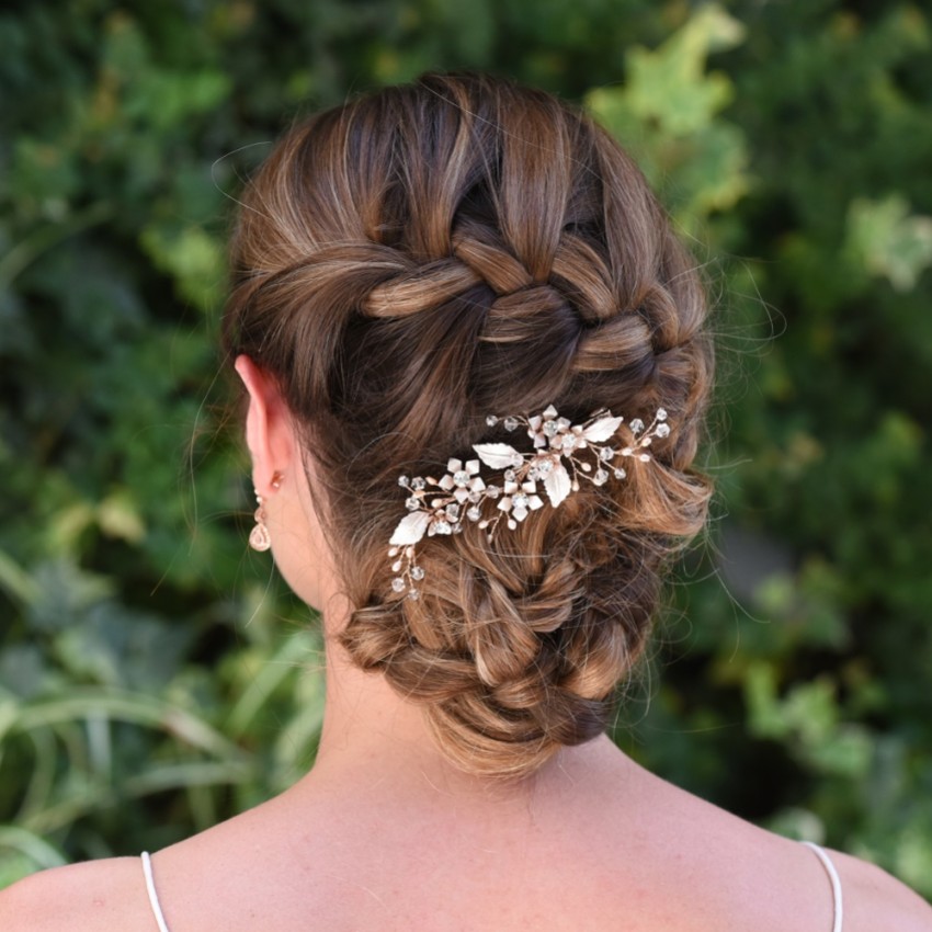 Fotograf: Ivory and Co Meadowsweet Floral Rose Gold Haarspange
