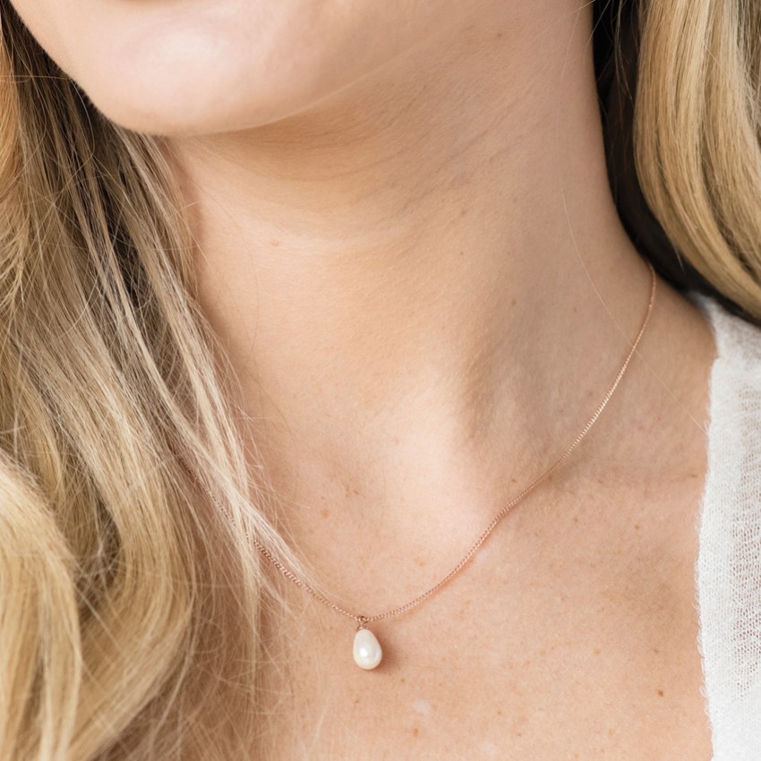 Photograph: Ivory and Co Westbury Rose Gold Pearl Drop Pendant