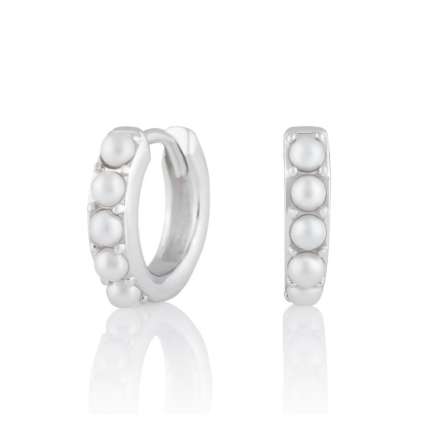 Photograph: Olivia Burton Boucles d'oreilles Huggie en argent perlé