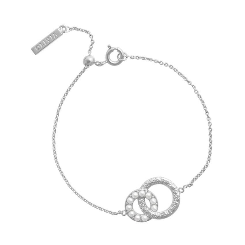 Photograph: Olivia Burton Bracelet de chaîne délicate à maillons et perles en argent