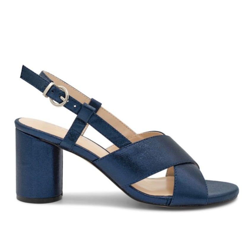 Photograph: Paradox London Ilana Navy Shimmer Block Heel Slingback Sandals (Sandales à talons plats)