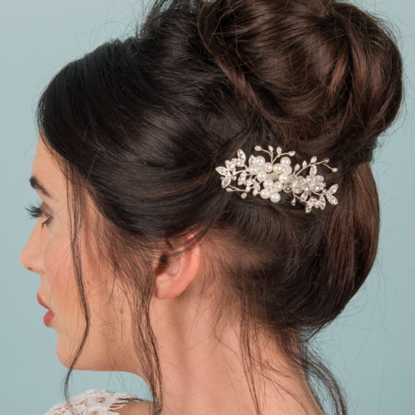 Photograph: Peigne à cheveux Georgina Dainty Crystal Leaves and Pearl