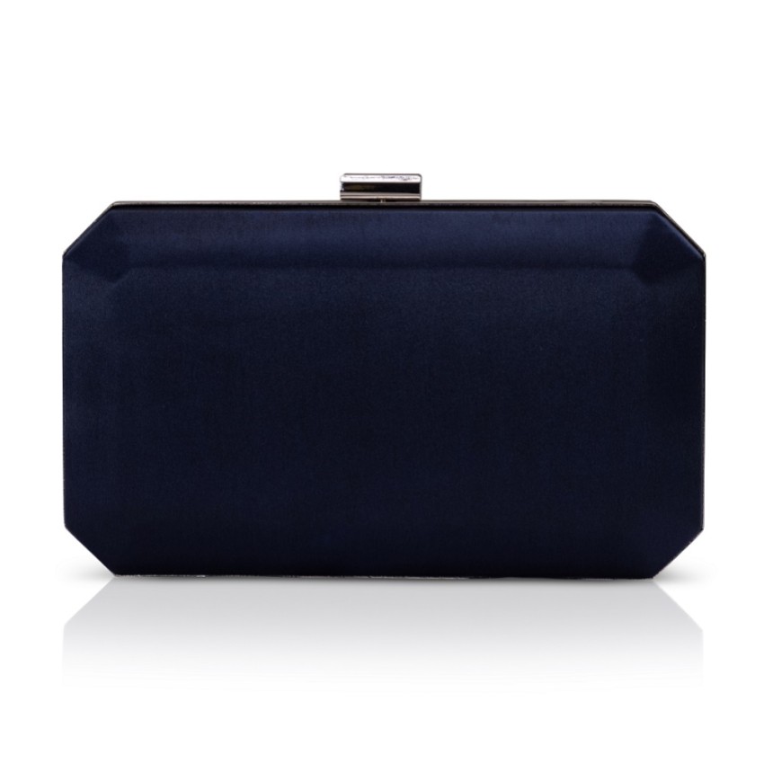 Fotografia: Perfect Bridal Pochette a scatola in raso Ebony Navy