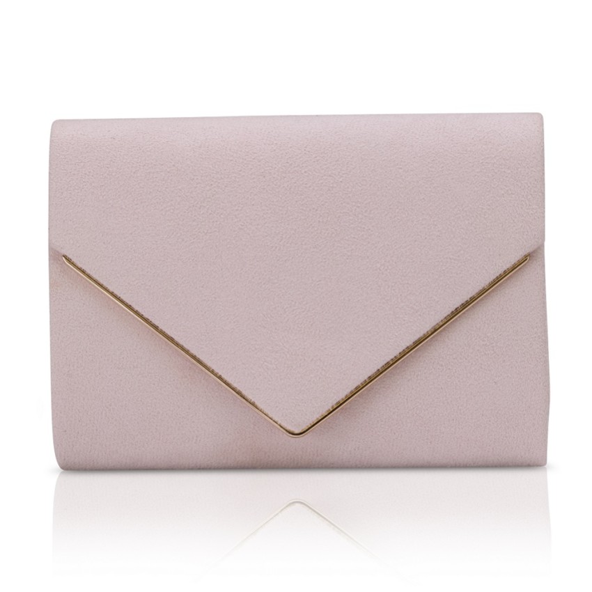 Photograph: Perfect Bridal Pochette enveloppante en daim Bea Blush