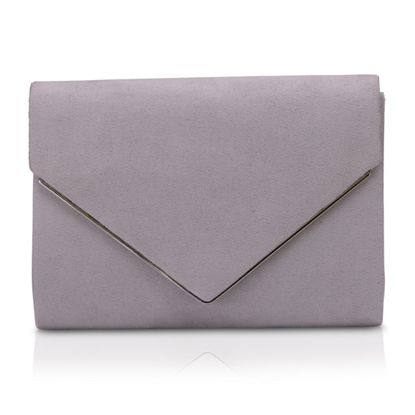 Photograph: Perfect Bridal Pochette enveloppante en daim Bea Stone