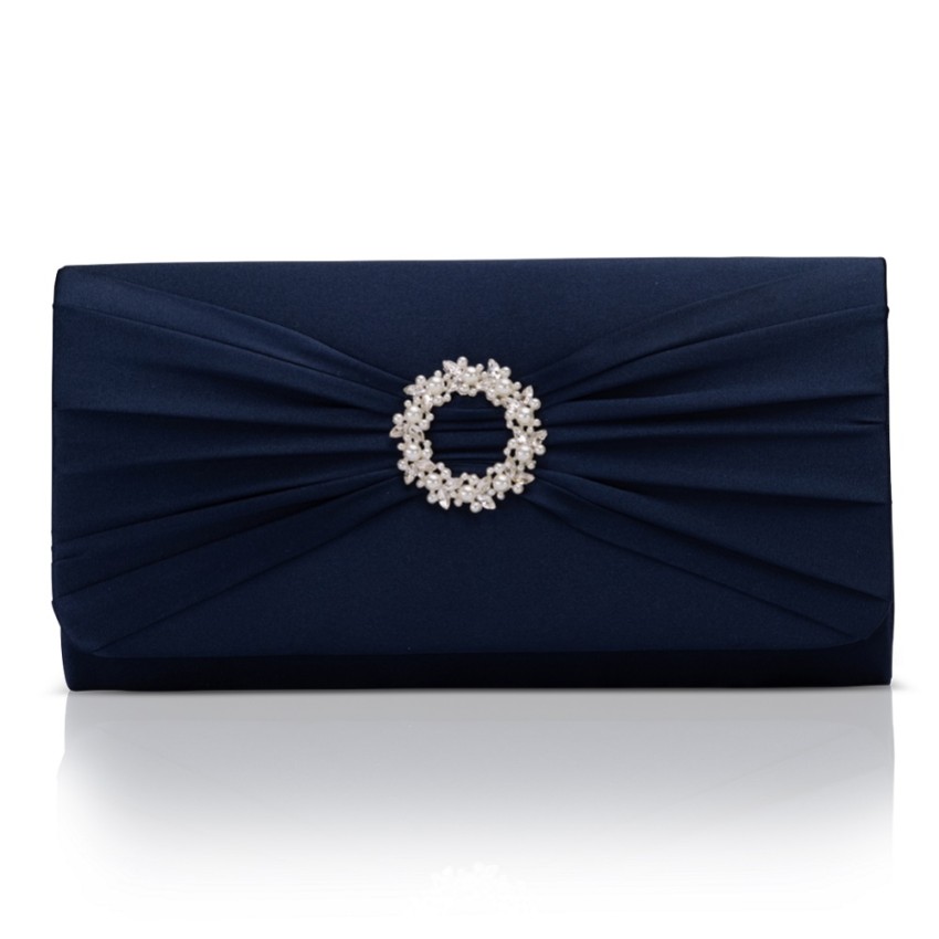 Fotografia: Perfect Bridal Pochette Harlow Navy con spilla in raso e perle