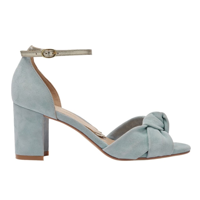Fotograf: Rachel Simpson Minnie Dusky Blue Suede Knot Block Heel Sandals