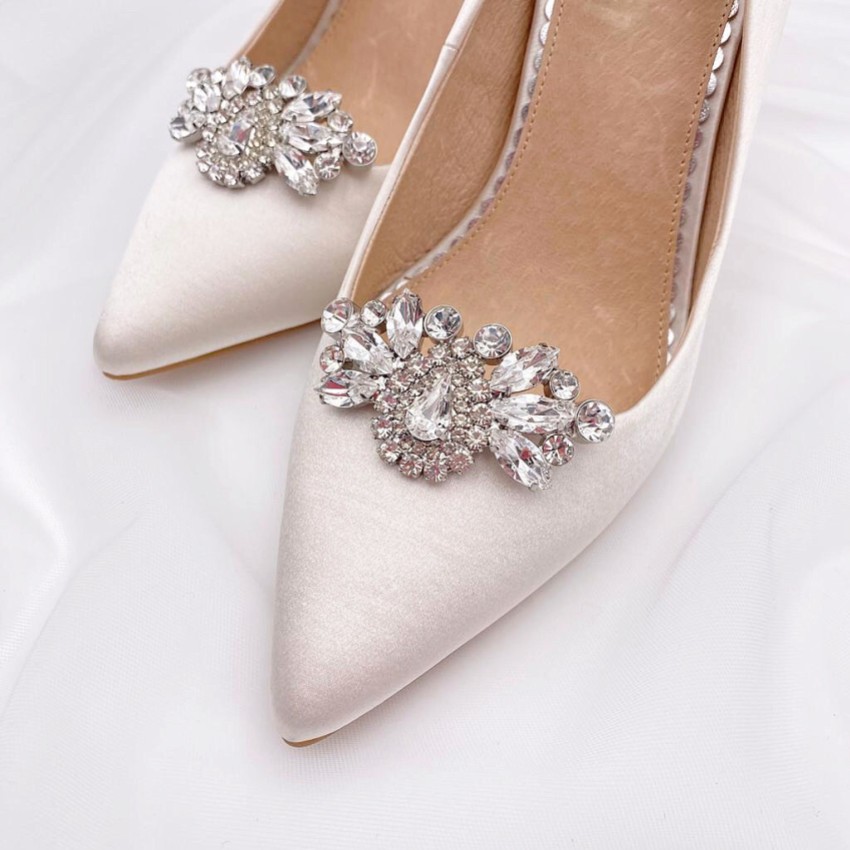 Photograph: Rainbow Club Broche diamantée Myra Shoe Clips