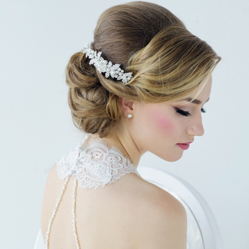 Fotograf: SassB Maisie Luxe Perle und Kristall Hochzeit Haar Kamm